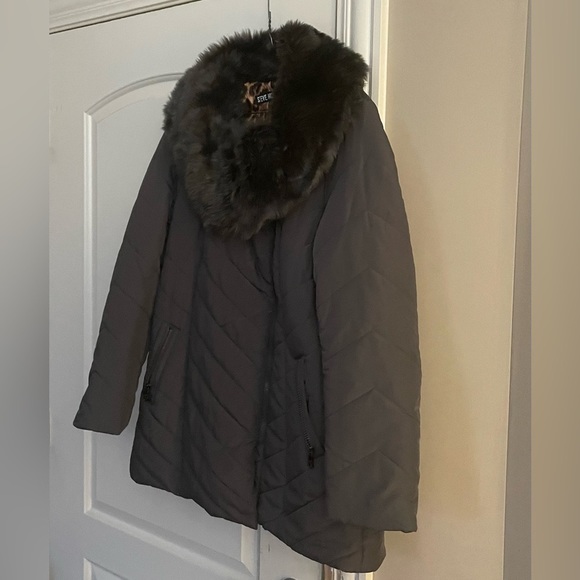 “Steve Madden “coat for women.Very good condition,like new.Size-M,color-gray. - Picture 3 of 7